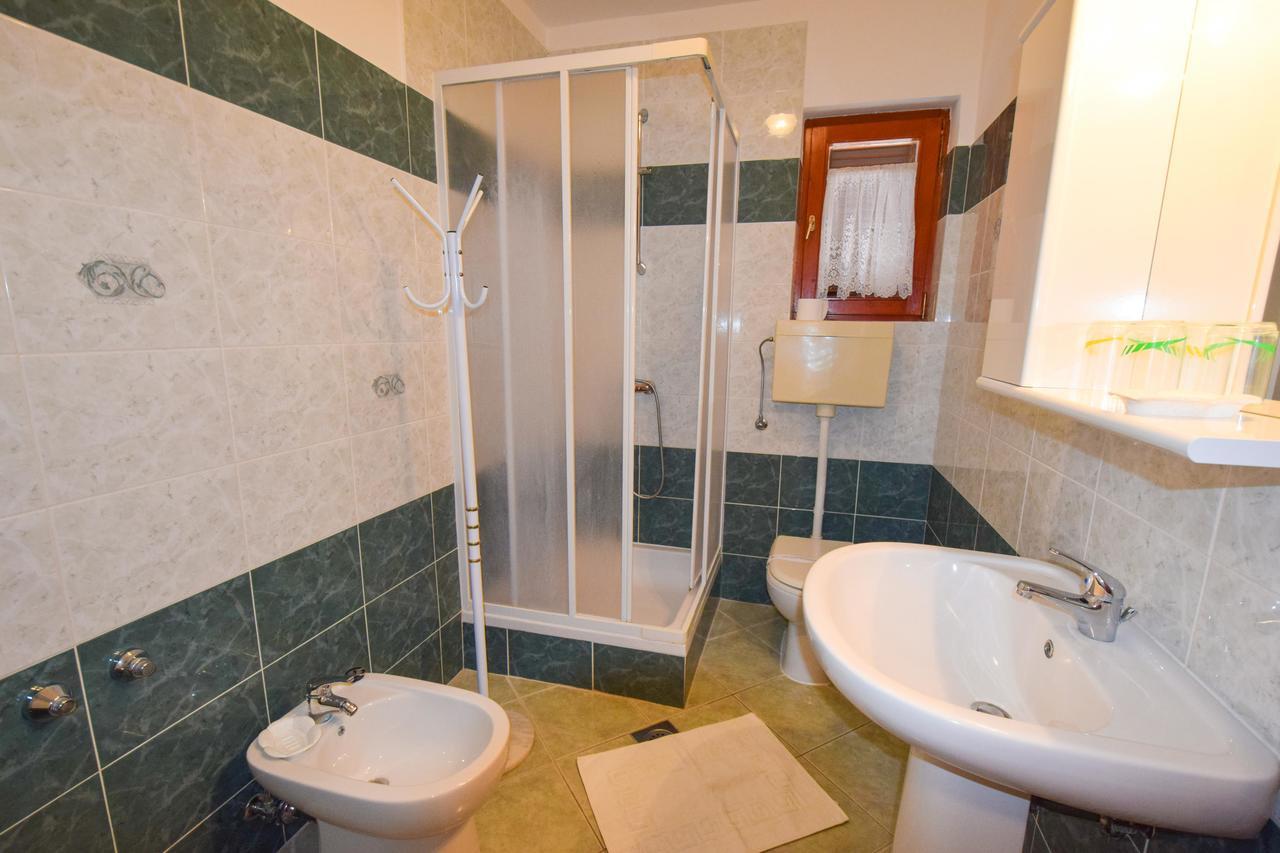 Apartments Drago Malinska Ngoại thất bức ảnh