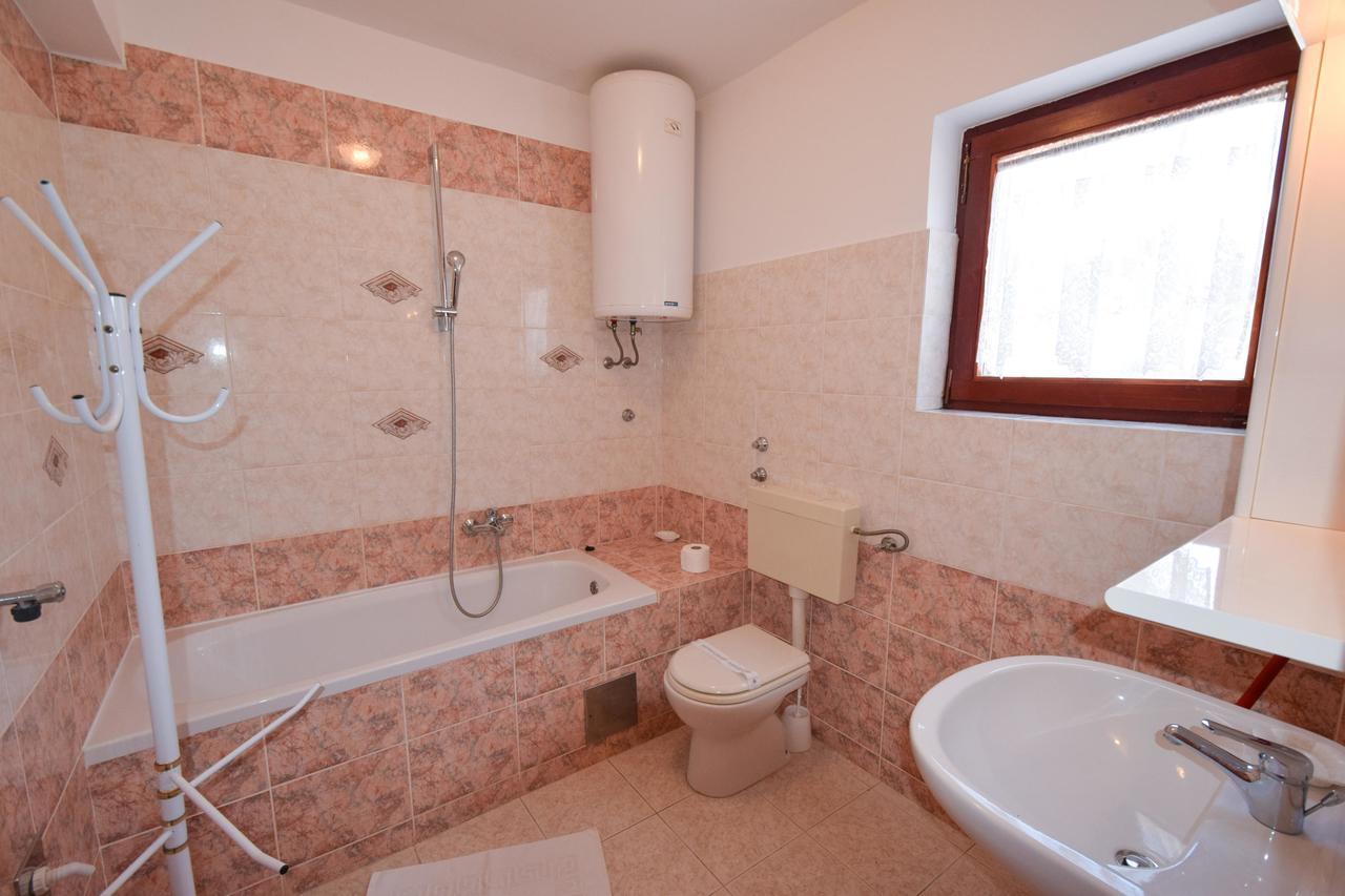 Apartments Drago Malinska Ngoại thất bức ảnh